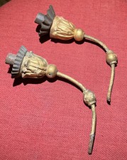 Coppia BRACCIA  IN FERRO BATTUTO con decori in legno dorato e porta candele U505