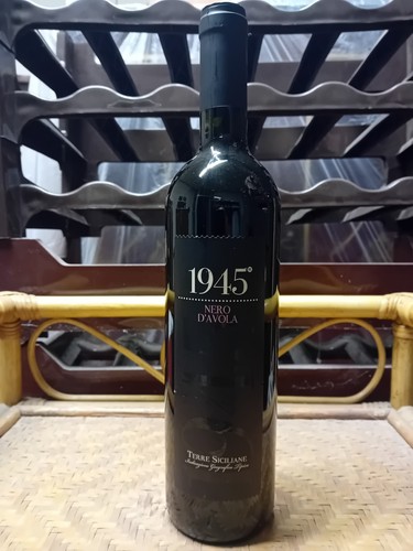 Bottiglia vino rosso 1945 - bottiglia,