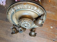 Lampadario in metallo fuso