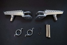 Poggiapiedi anteriori destro e