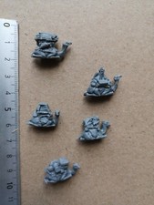 5 DIFFERENT CAMELS MINIATURE