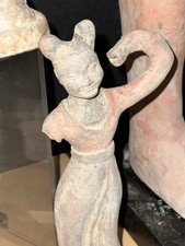 Antica statuina dama in