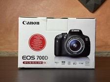 Canon EOS 700D + EF-S 18-55mm