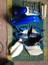 KIT PLASTICHE YAMAHA YZ 125 250 2003 KIT 4 PZ RESTYLING COLORE BIANCO MOTO CROSS