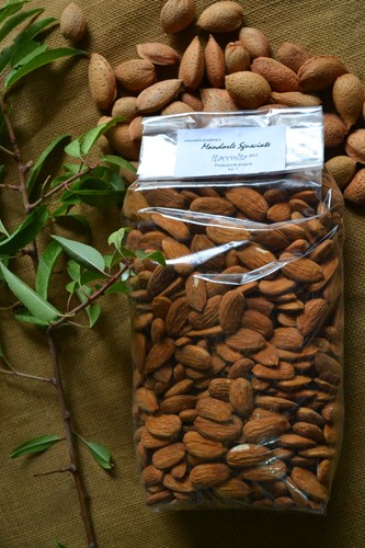 Mandorle sgusciate dolci - , di