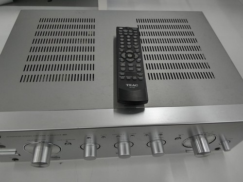 Amplificatore stereo integrato