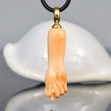 Ciondolo a mano conchiglia di