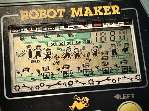 Takatoku toys 1983 lcd game - toys,