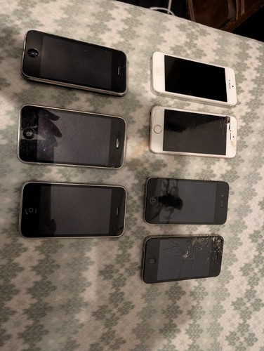 Phone lot 7 phones - i,