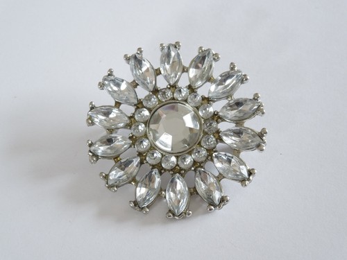 Spilla moda rotonda con - di,