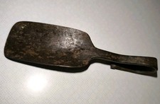 Paletta in ferro da speziale o droghiere del '600 dalla curiosa forma del manico