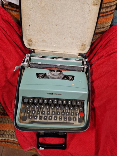 Macchina scrivere olivetti - da,