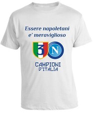 T-SHIRT MAGLIA NAPOLI CELEBRATIVA CAMPIONE D'ITALIA MARADONA OSIMHEN UNISEX