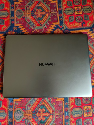 Huawei matebook i5 - x, /