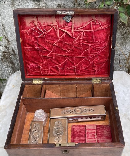 Antico mobiletto vittoriano - , in