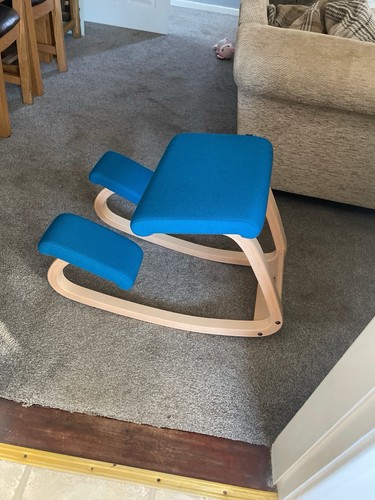 Sedia inginocchiata originale