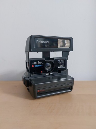 Polaroid one step close - one,