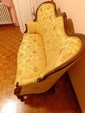Divano antico del 900 2 posti finemente ricoperto