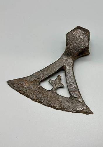 Reperto archeologico ascia da - reperto,