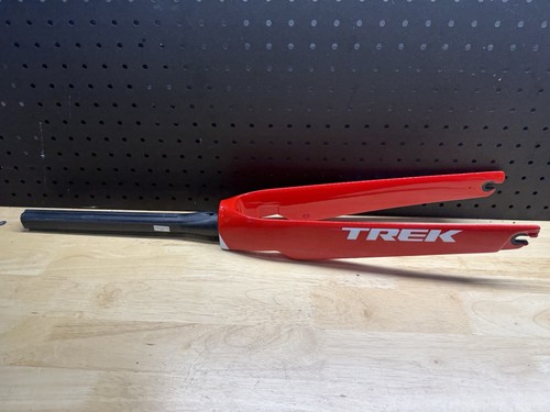 Red trek madone slr - trek,