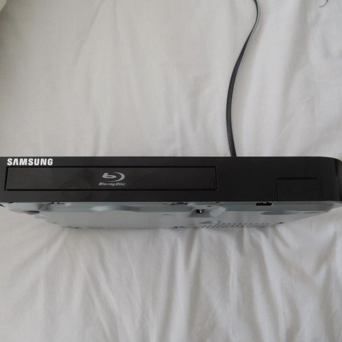 Dvd blu ray disc player - disc, by