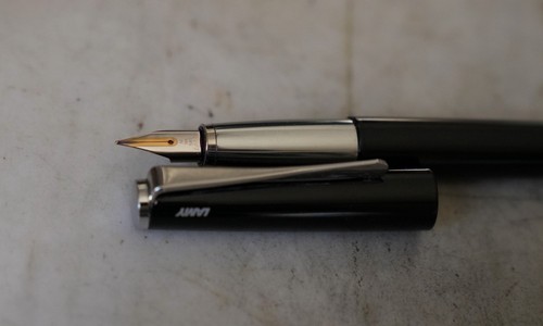 Elegant stylo plume - plume, lamy