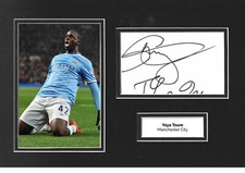 Yaya Toure firmato 12x8 foto