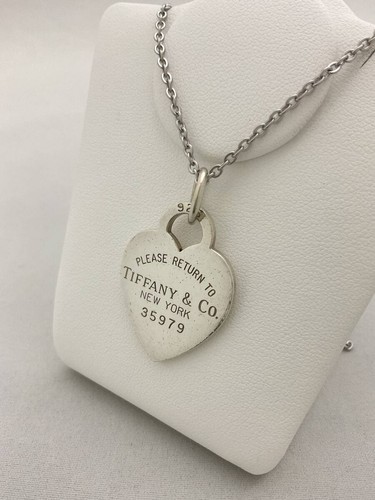 Autentica collana con ciondolo