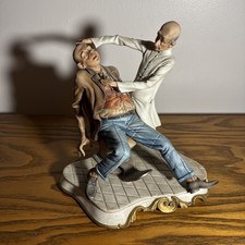 Capodimonte Porcelain, Dentist