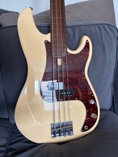Basso senza tasti Sire "Marcus Miller" P5R + manico senza tasti sfoderato