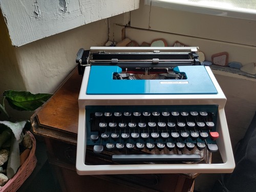 Macchina scrivere vintage - da,