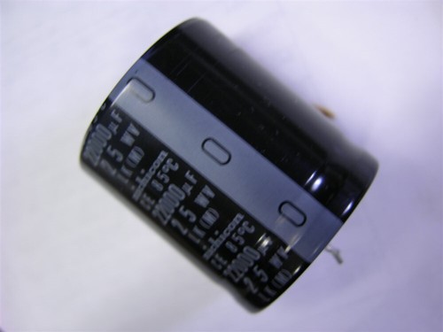 Condensatori elettrolitici a - 2,