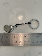 PANDORA inciso tono argento