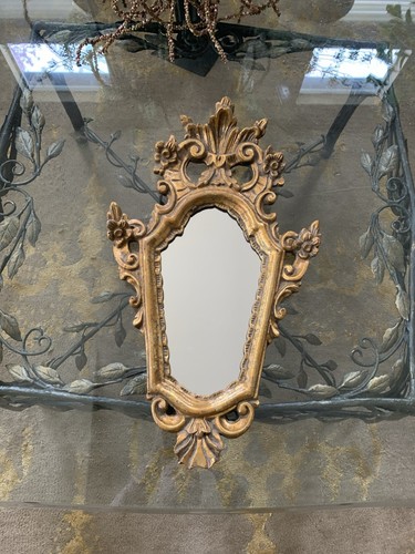 Antico specchio dorato