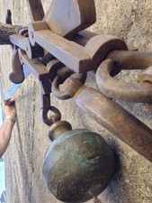 Antica scala a campana gigante, ghisa industriale, unica e rara. Spedizione in tutto il mondo