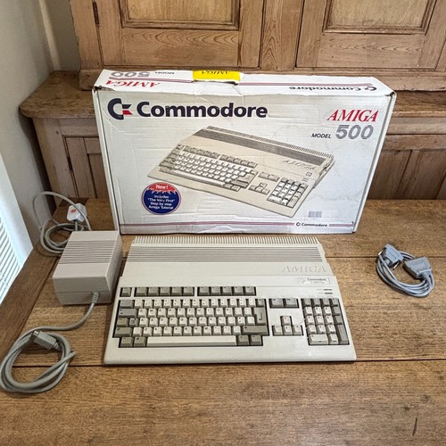 Commodore amiga a500 plus - commodore,