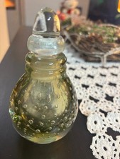 flacone da profumo disegnato