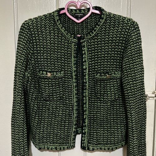 Chanel green black logo button - green,