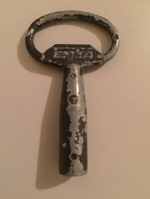 Clé carré EMKA Numéro 7