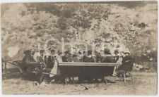 1910 ca ESCURSIONISMO Gruppo al tavolo da pic-nic - Foto anonima 14x9 cm