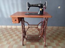 Macchina da cucire Singer  antica del 1929 , a pedale con supporto in ghisa