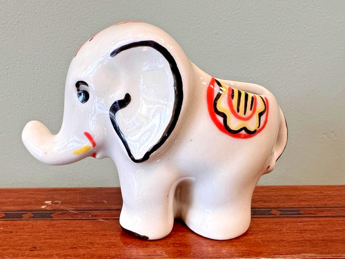 Antica statuina elefante