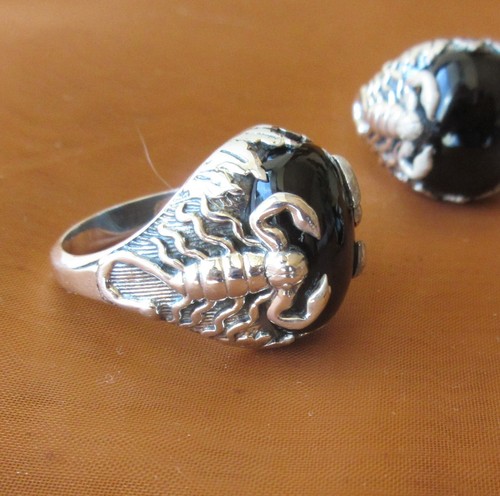 Ring skorpione halten - Ω,