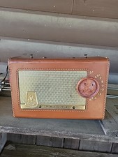 Radio AM 1956 Philco E-675-124 "The Sportster" a valvole, custodia in pelle