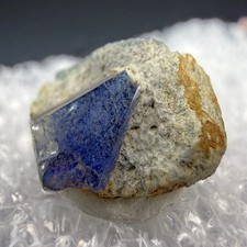 Benitoite, Natrolite