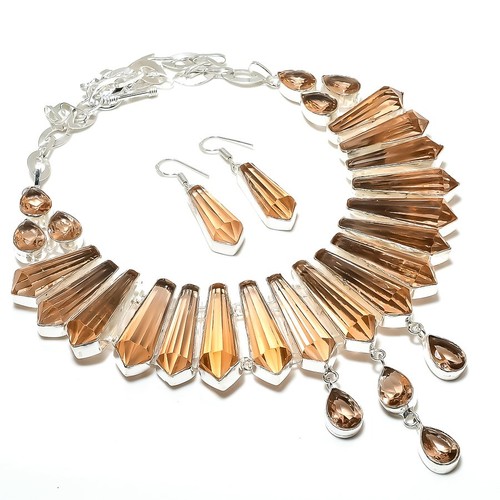 Collana con pietre - preziose, in