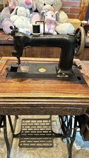 Antica macchina da cucire con