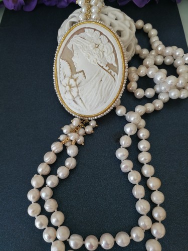 Collana con cammeo conchiglia