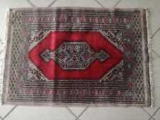 Tappeto Arabo con ricamata parola Araba