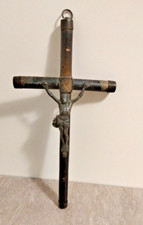 36) ANTICO CROCIFISSO IN LEGNO
